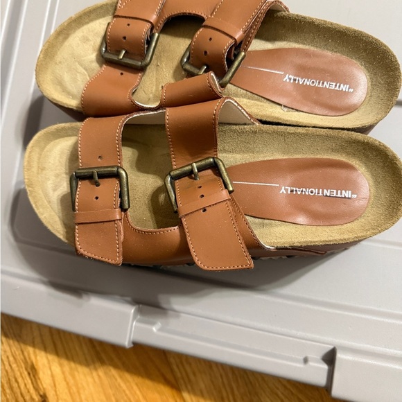 INTENTIONALLY BLANK Tan Leather Platform Sandals - Picture 2 of 3